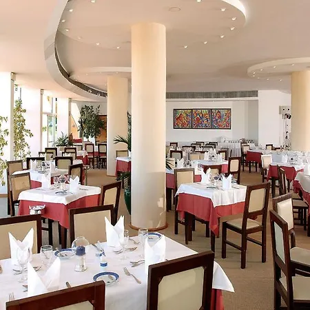 Paraiso De Aparthotel 4*