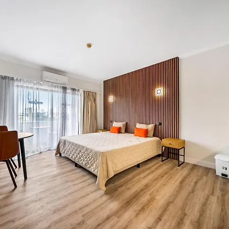 Paraiso De 4* Αλμπουφέιρα