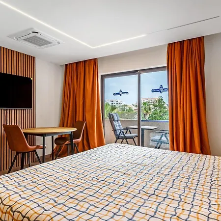 Paraiso De Lägenhetshotell 4*