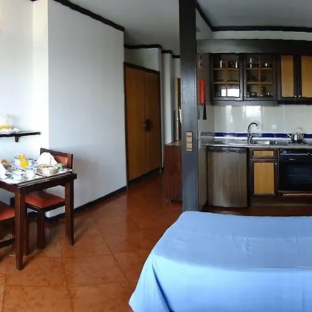 Paraiso De Lägenhetshotell 4*
