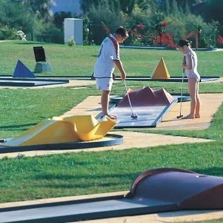 Paraiso De アパートホテル